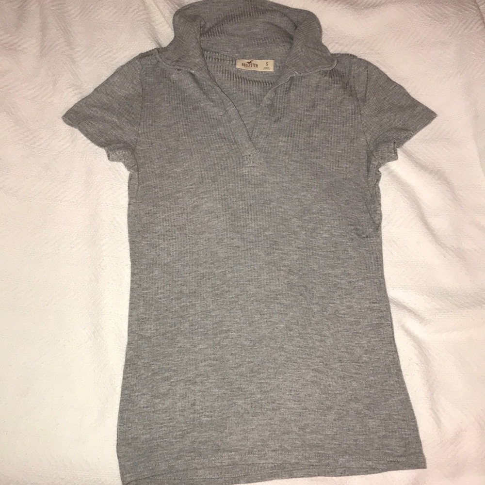 hollister t-shirt